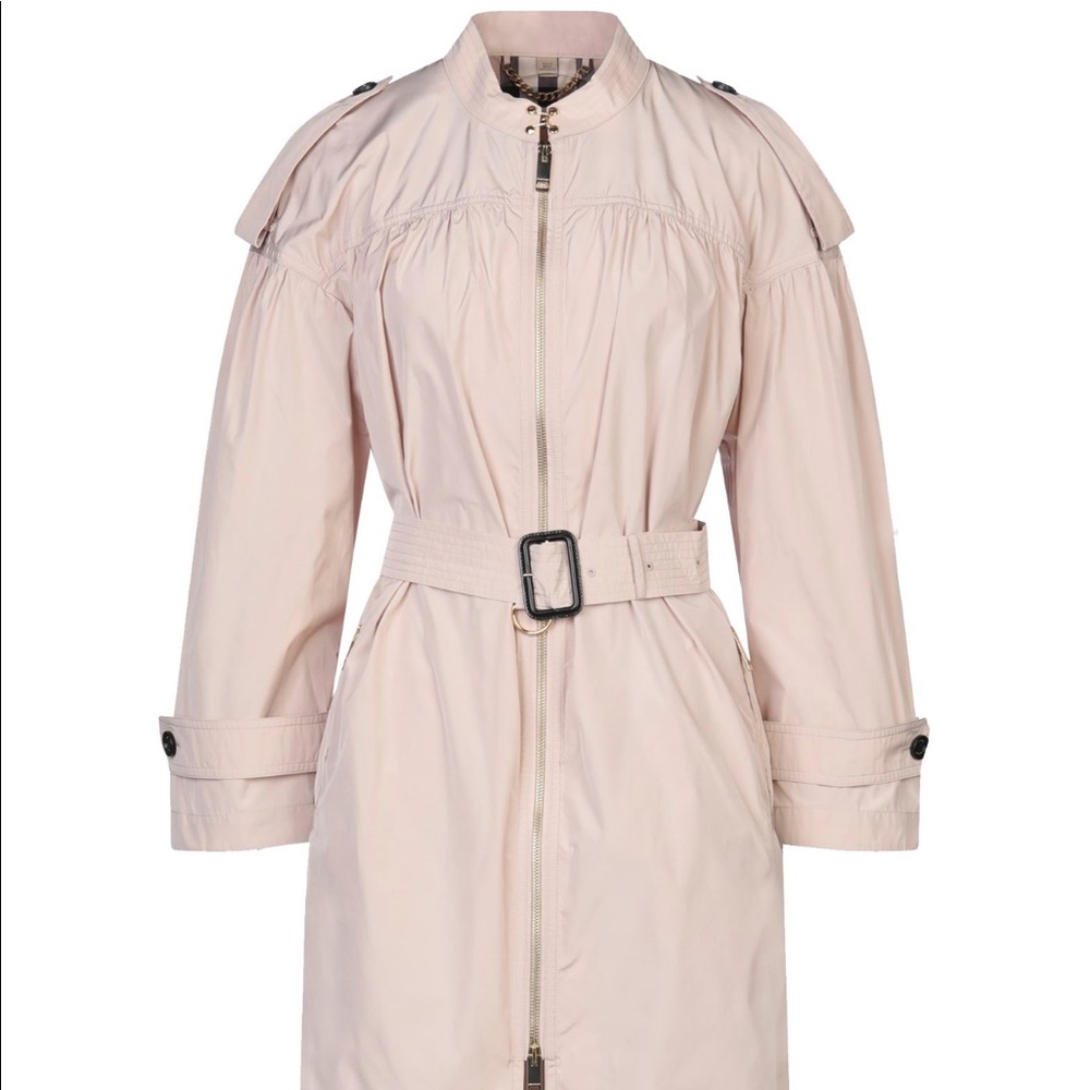 Burberry Coat 💯 % authentic, pail rose color